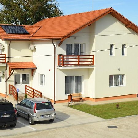 Pensiunea Hera Haţeg Buitenkant foto